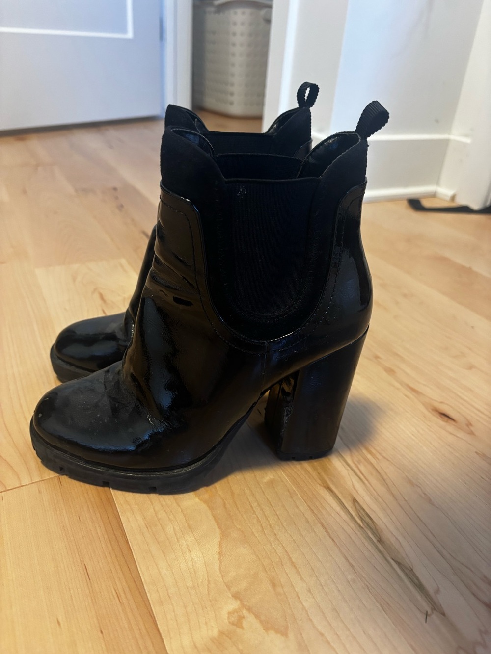 Spring shiny heel boots